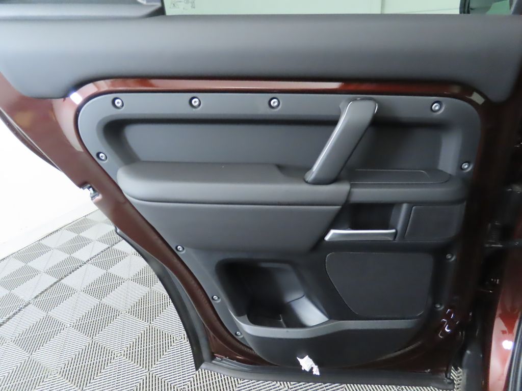 Thumbnail: 2025 Land Rover Defender - 27