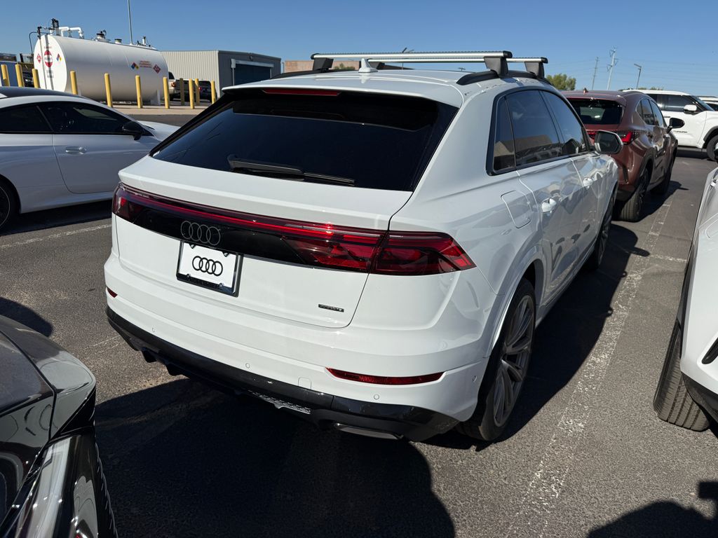 Thumbnail: 2026 Audi Q8 - 3
