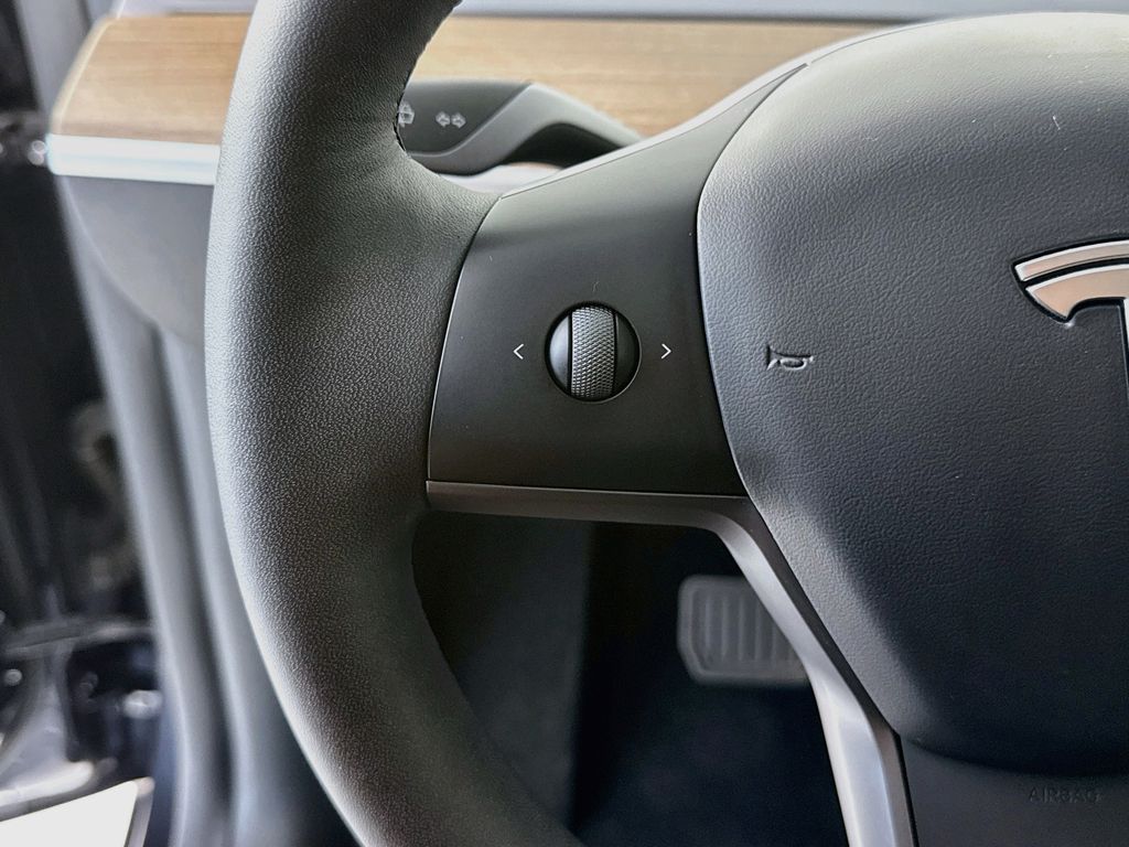 Thumbnail: 2024 Tesla Model Y - 11