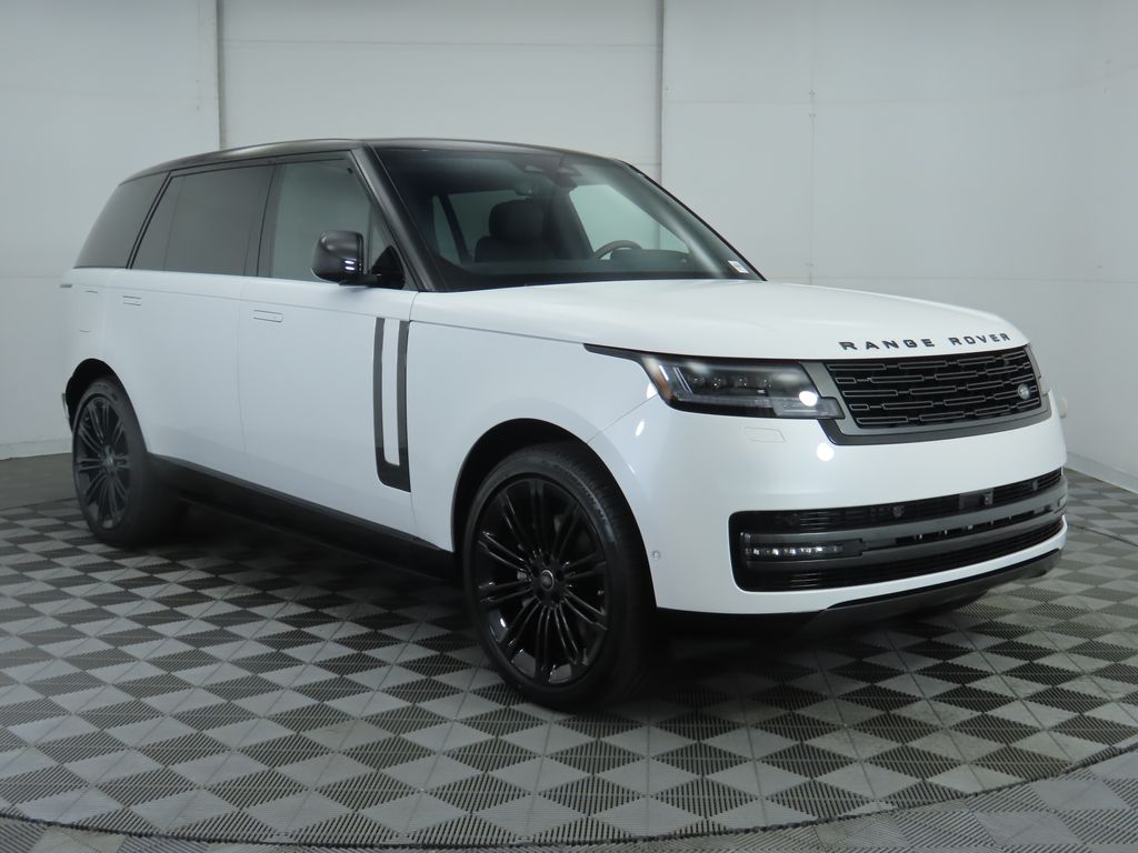 2025 Land Rover Range Rover SE 3