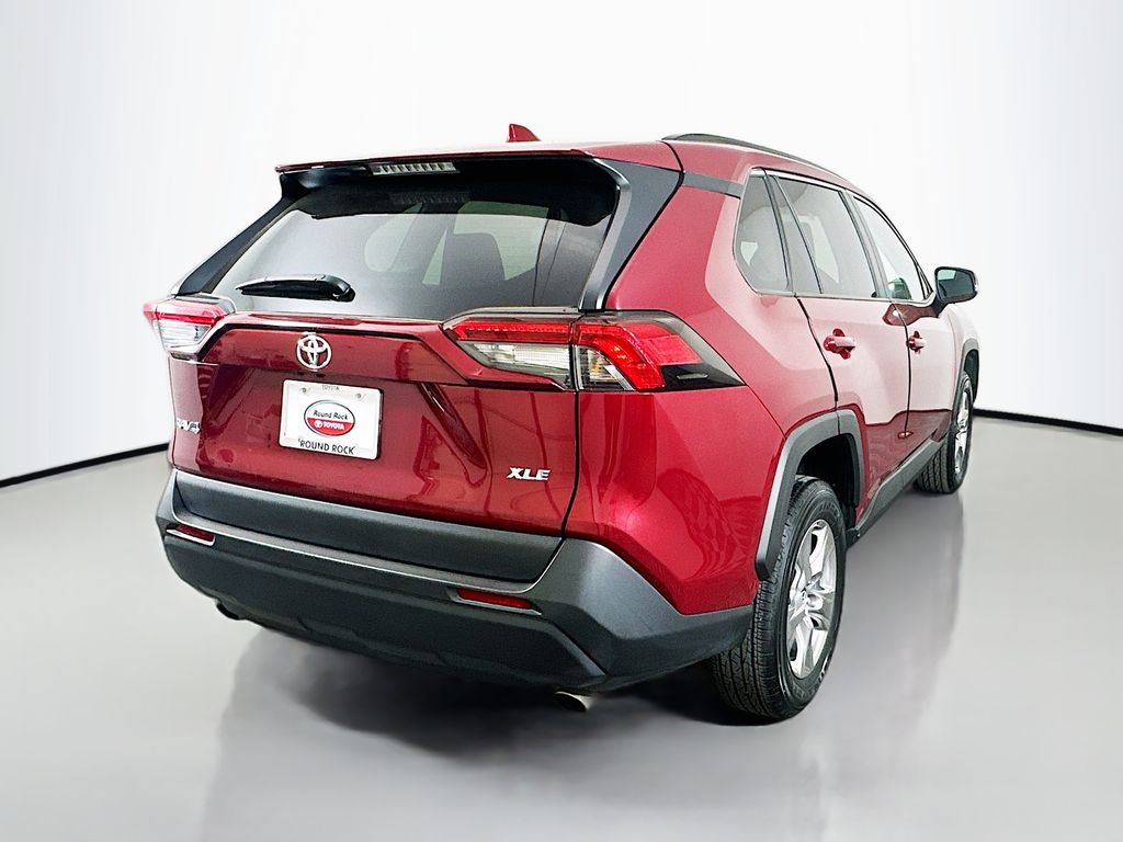 2023 Toyota RAV4 XLE 5