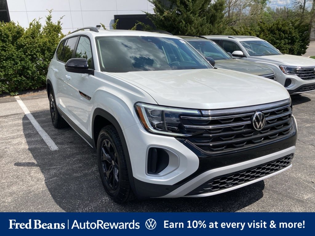 Opal White 2026 Volkswagen Atlas SUV / Crossover All-Wheel Drive 8-Speed Automatic