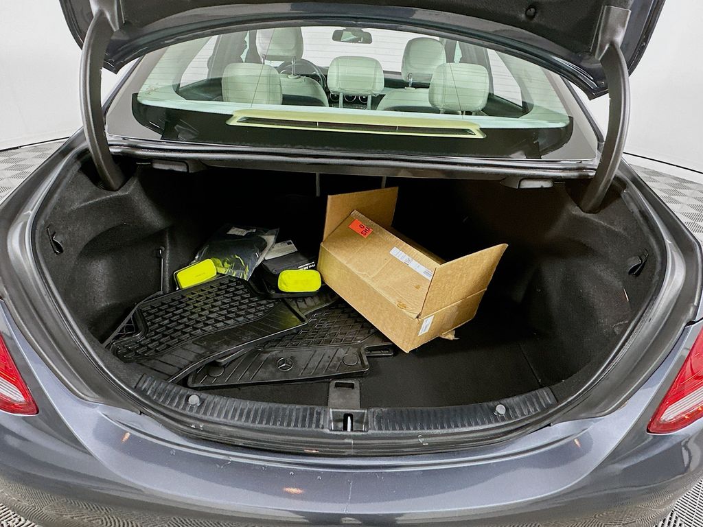 Thumbnail: 2015 Mercedes-Benz C-Class - 25