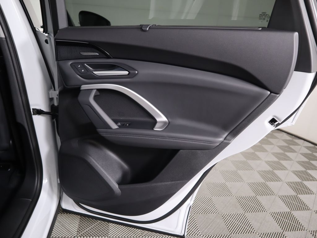 Thumbnail: 2025 Audi Q5 - 29