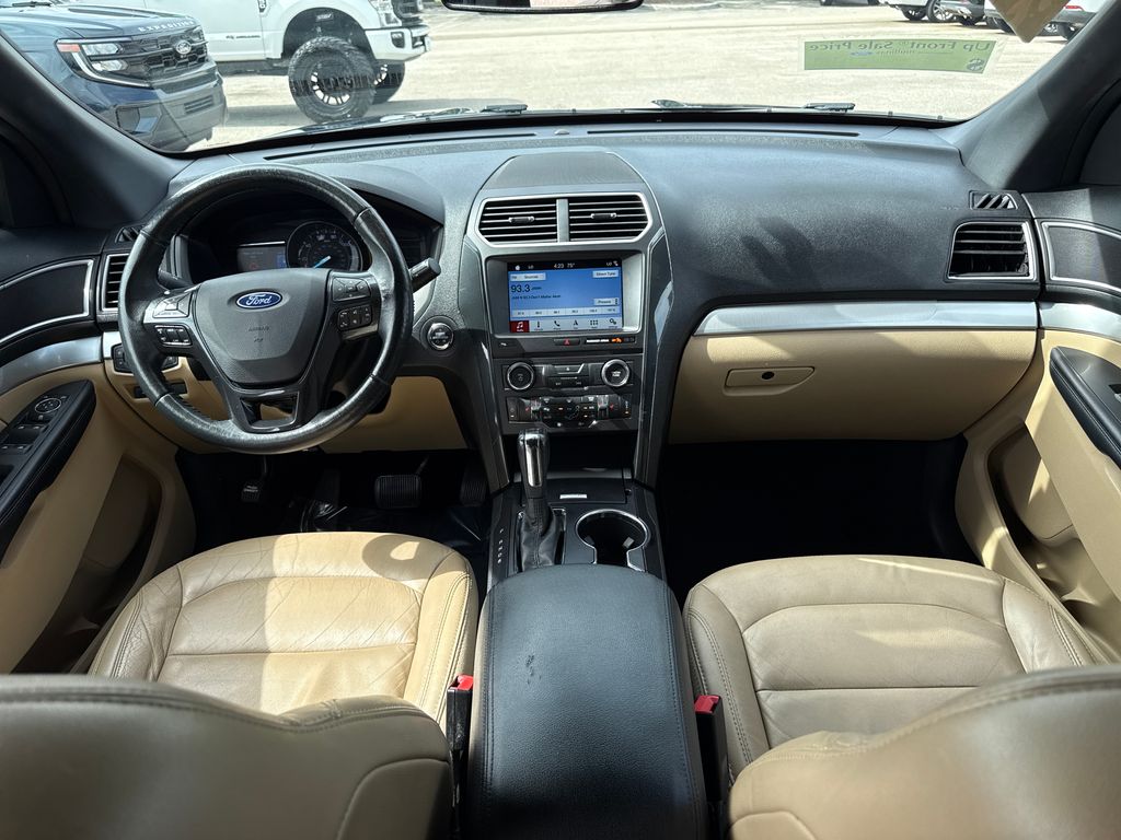 Used 2017 Blue Ford XLT image 6