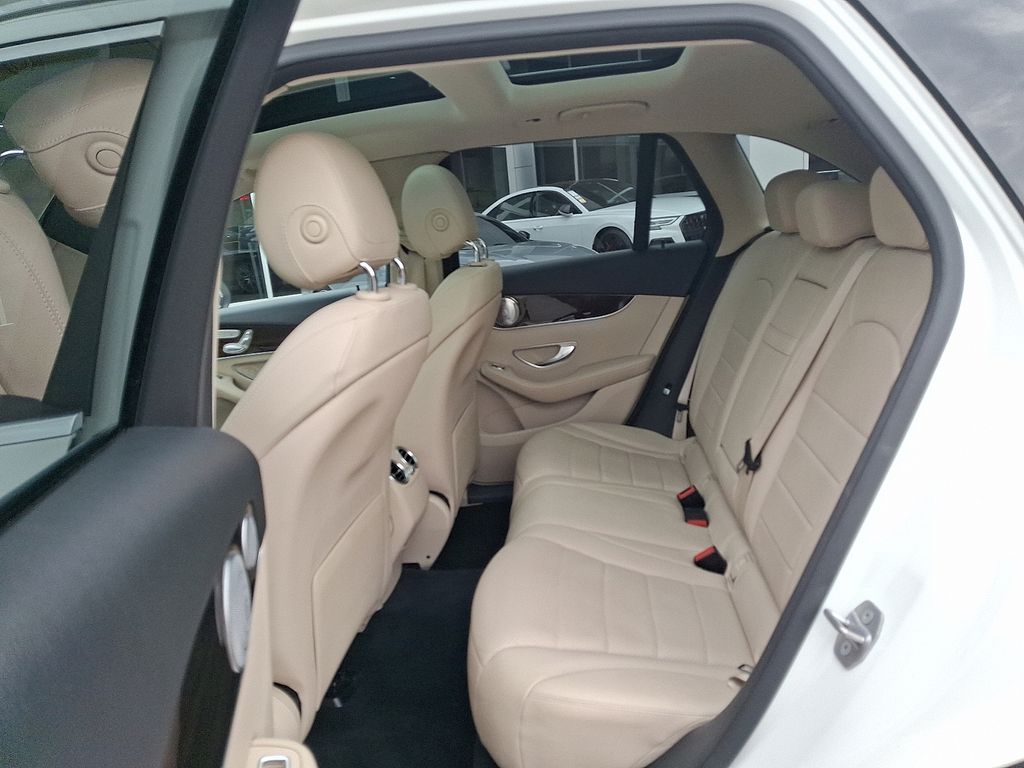 Thumbnail: 2017 Mercedes-Benz GLC - 10