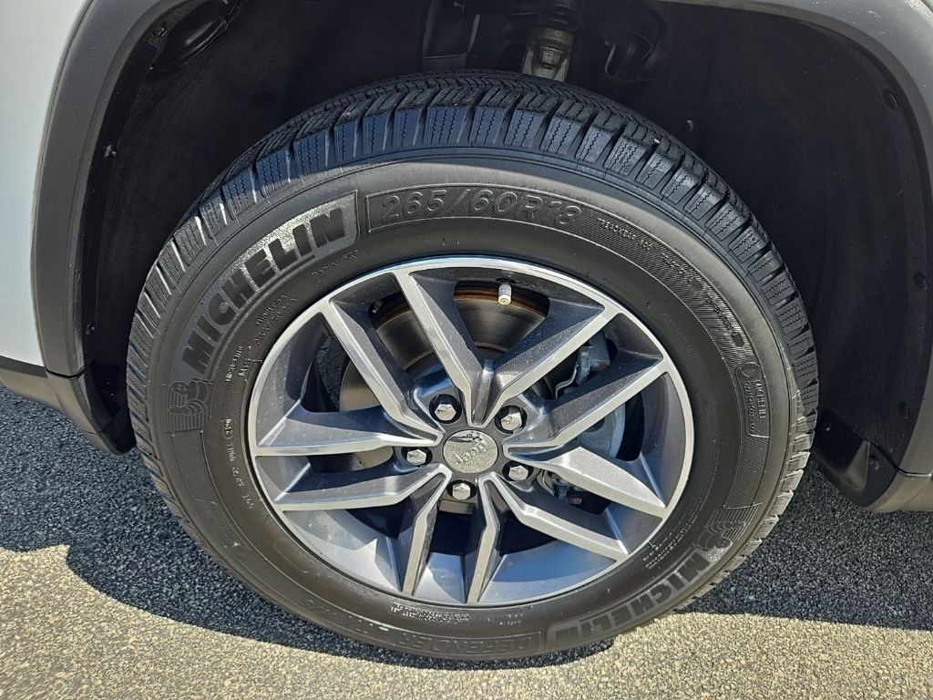 2017 Jeep Grand Cherokee Limited Edition 19