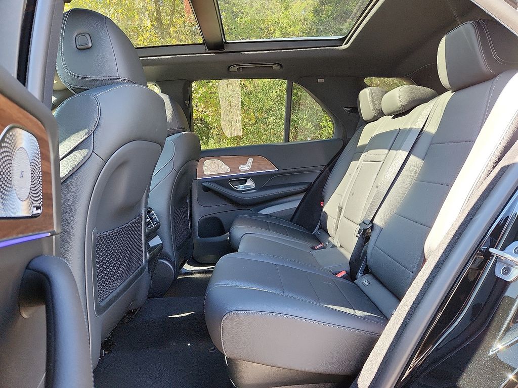 Thumbnail: 2026 Mercedes-Benz GLE - 6