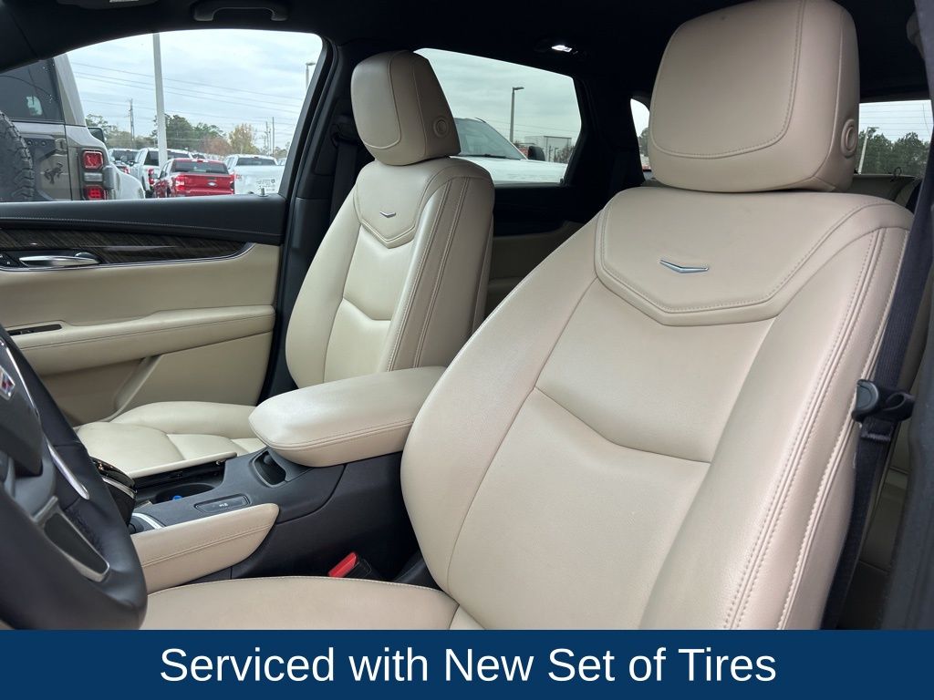 2017 Cadillac XT5 Standard