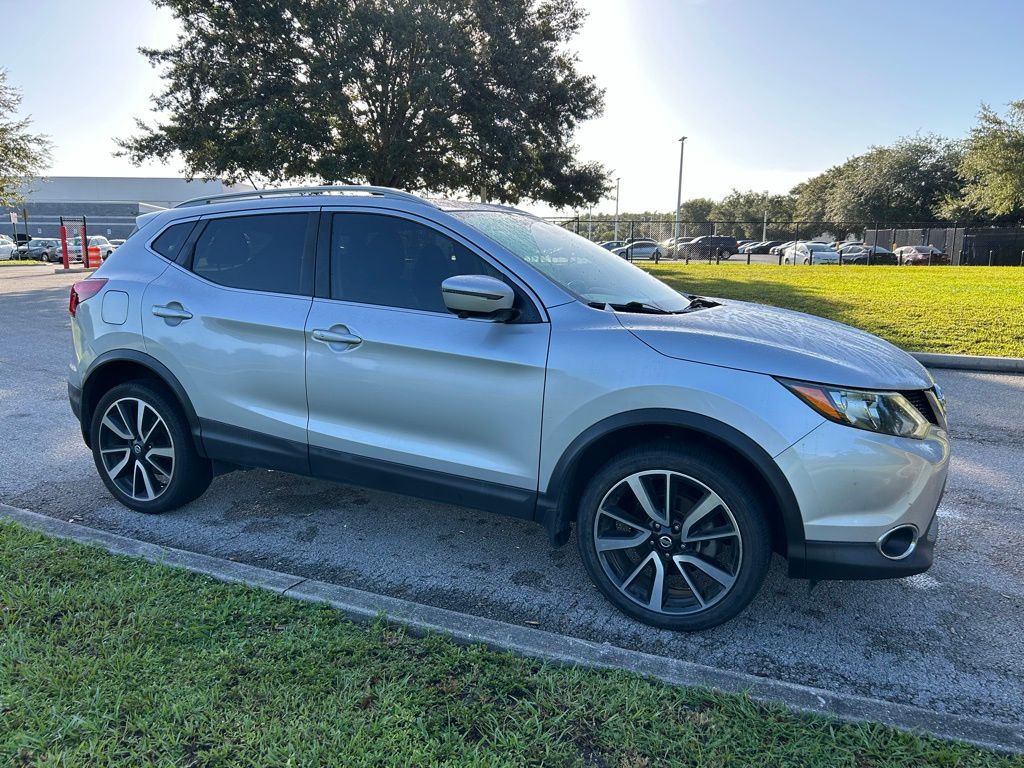 Thumbnail: 2017 Nissan Rogue Sport - 7