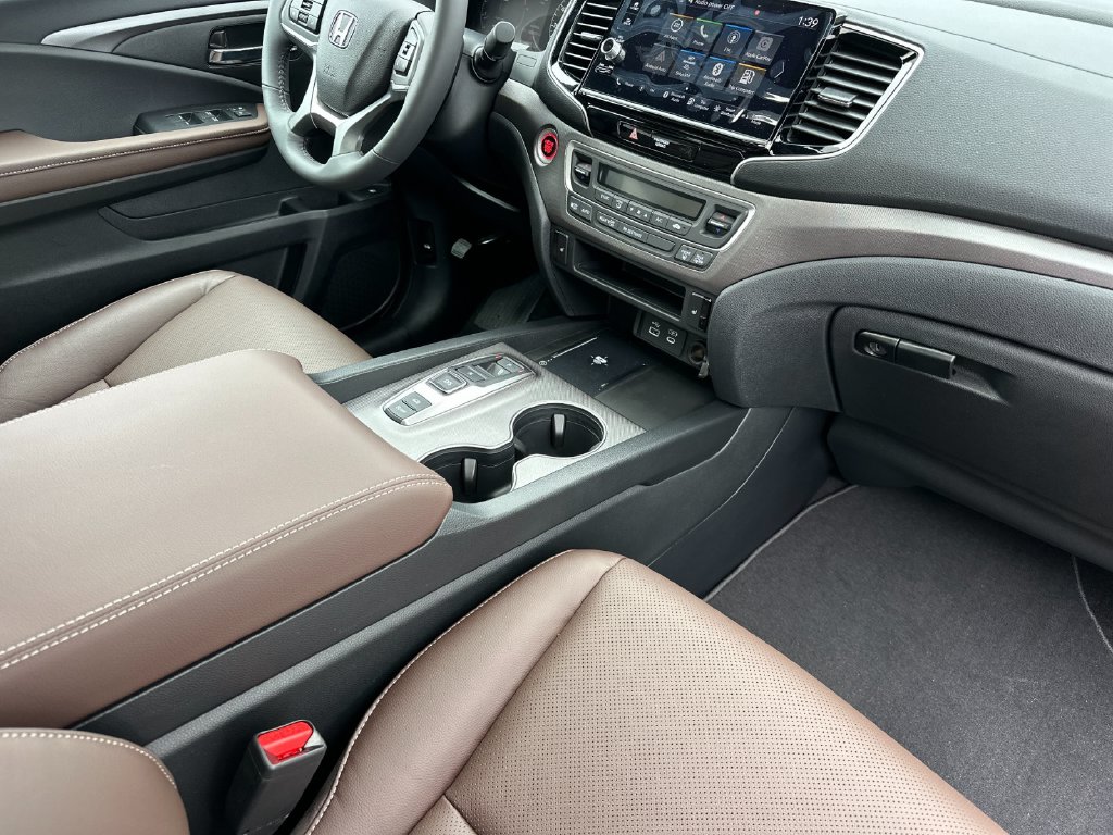 New 2026 Platinum White Pearl Honda RTL image 17
