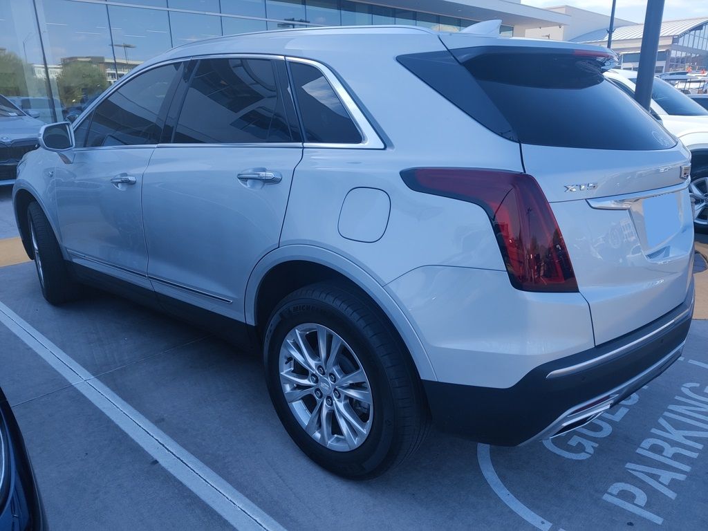 Thumbnail: 2020 Cadillac XT5 - 3