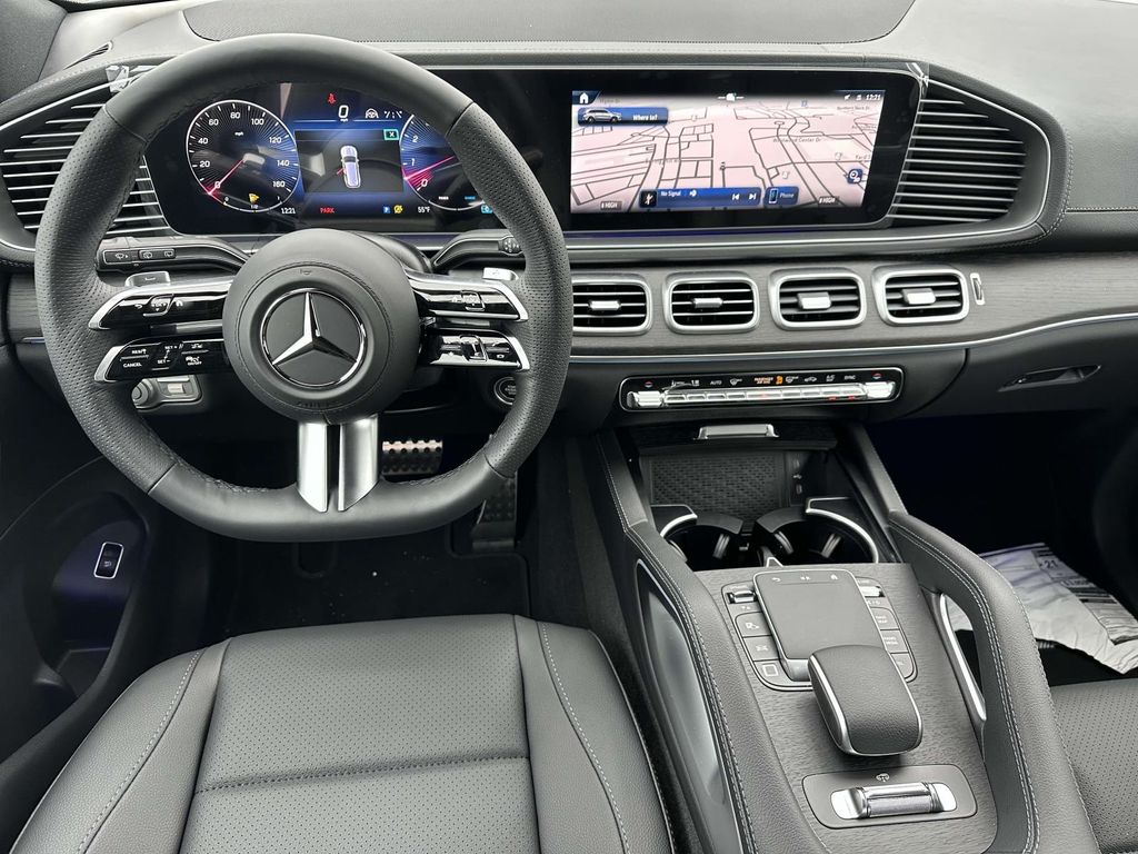 2025 Mercedes-Benz GLS 450 4MATIC 8