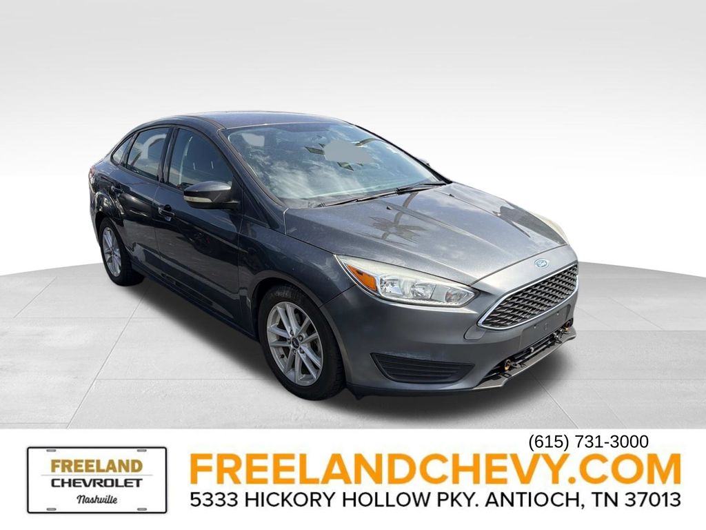  2017 Ford Focus SE   