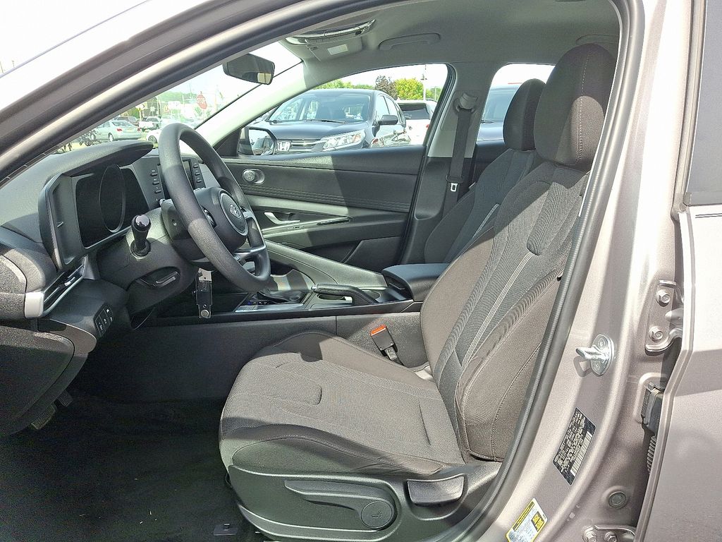Thumbnail: 2023 Hyundai Elantra - 14