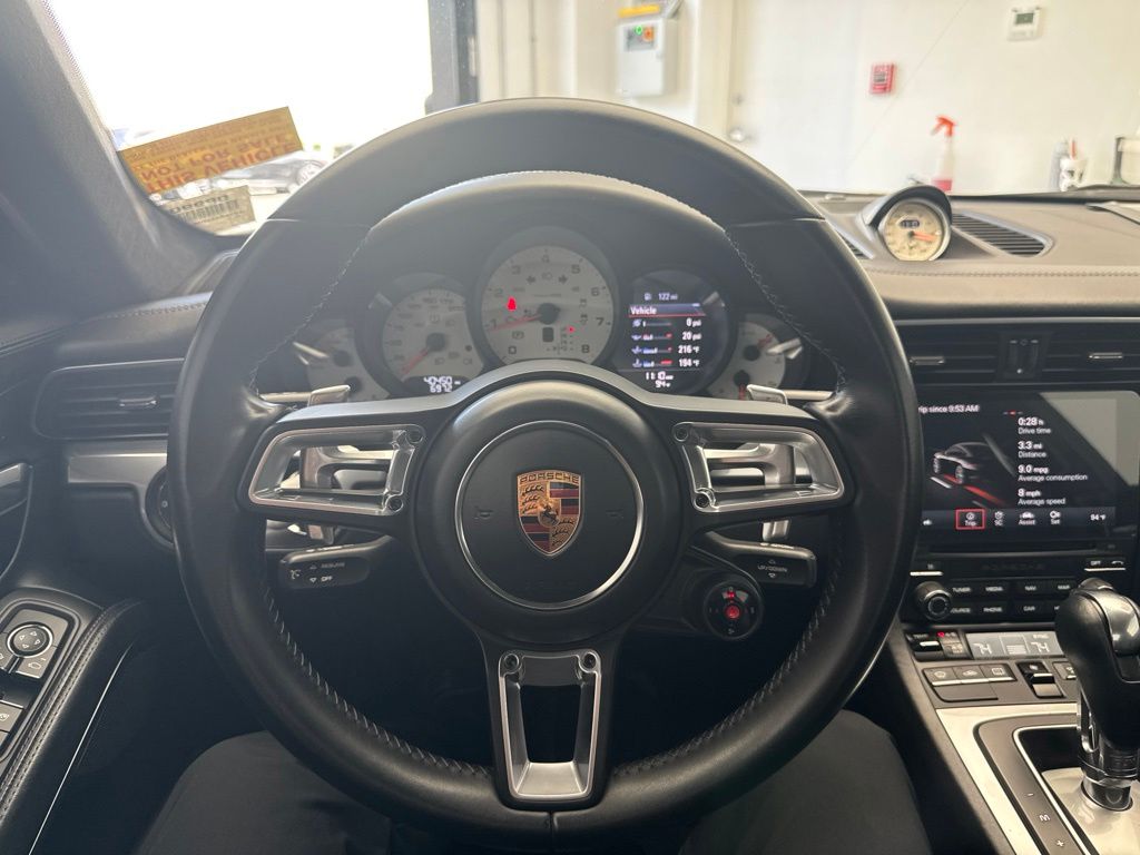 Thumbnail: 2017 Porsche 911 - 18