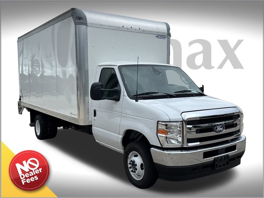 2026 Ford E-Series Cutaway Base's photo