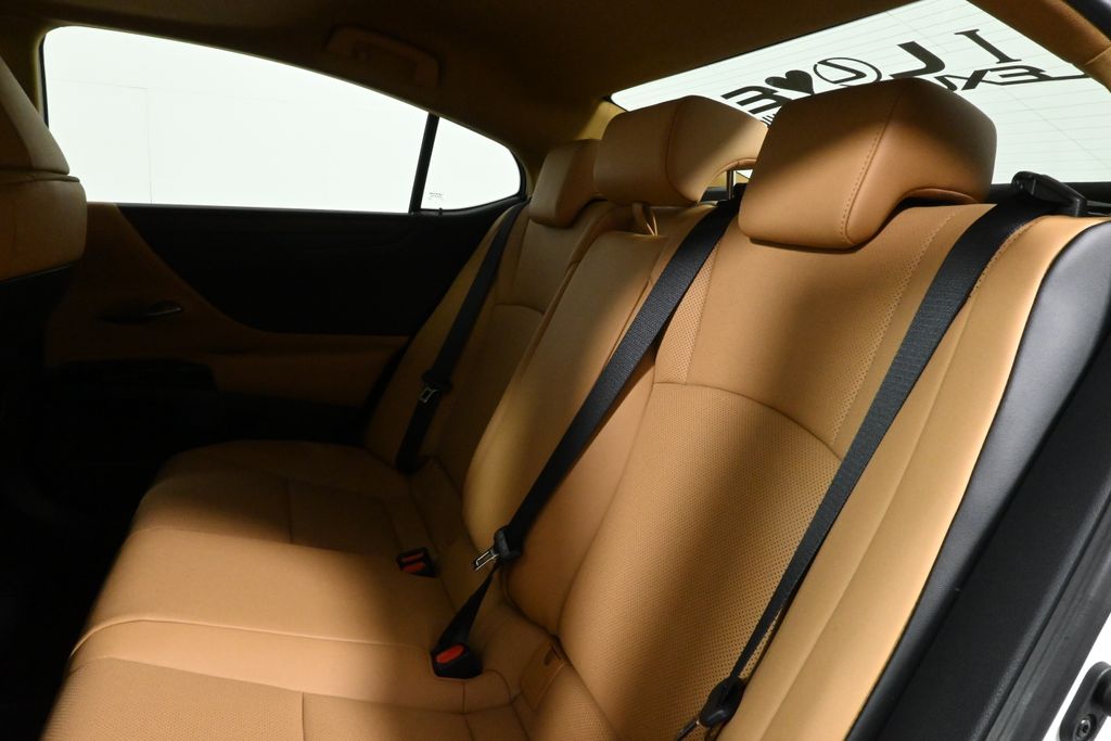 2025 Lexus ES 350 4