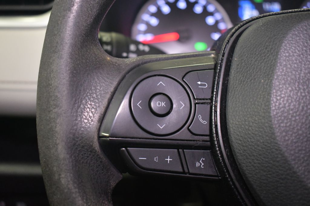 Thumbnail: 2021 Toyota RAV4 - 24