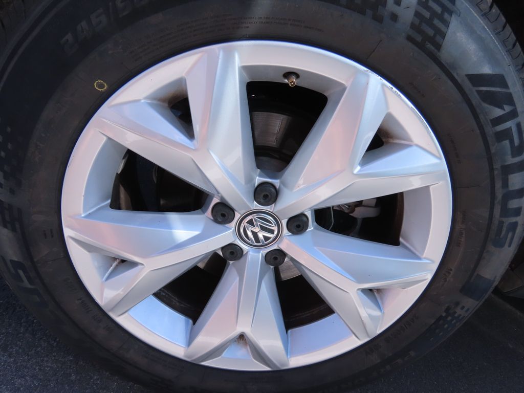 Thumbnail: 2018 Volkswagen Atlas - 17