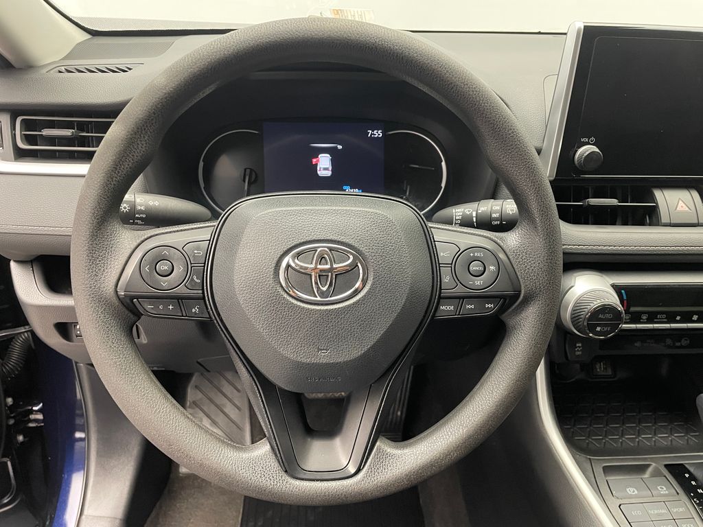2023 Toyota RAV4 XLE 21