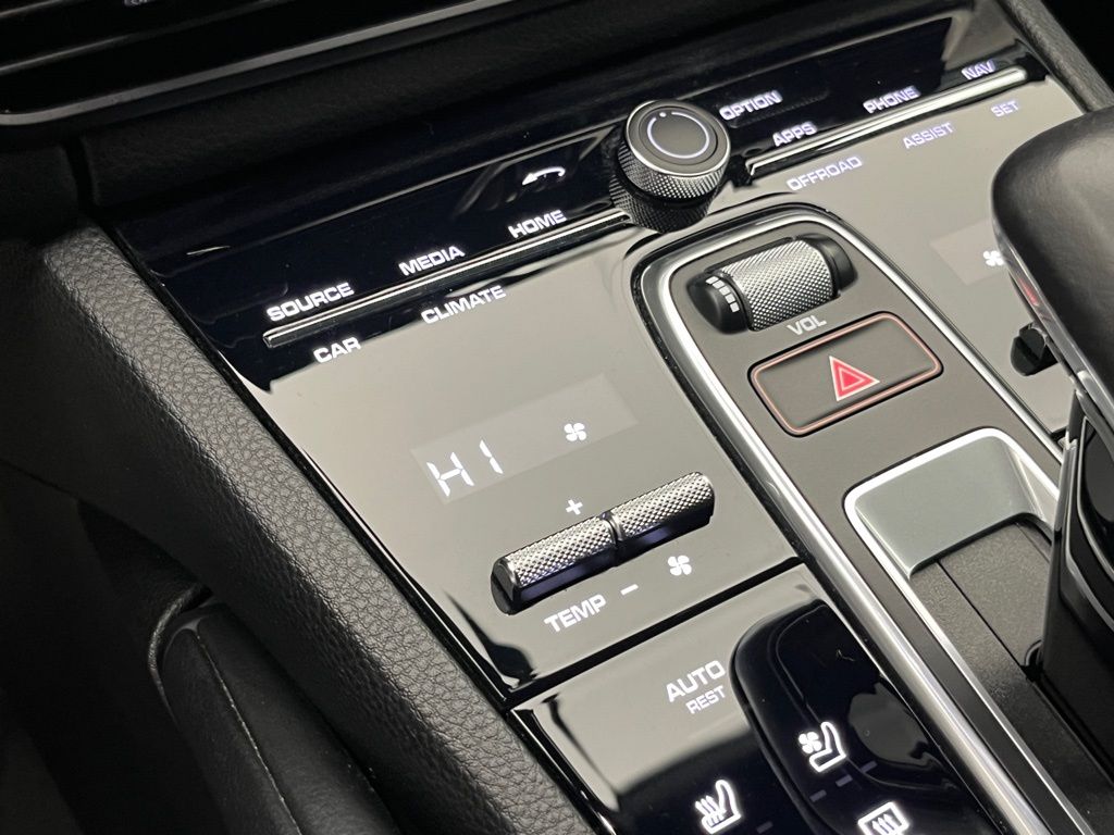 Thumbnail: 2022 Porsche  - 19