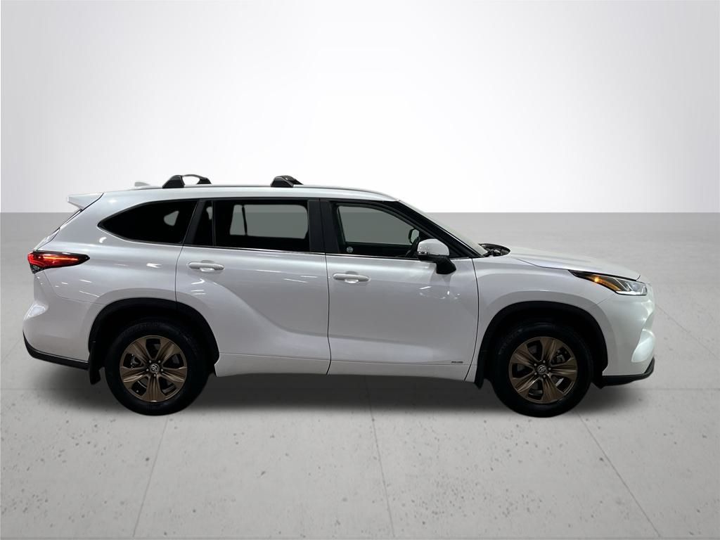 2023 Toyota Highlander Hybrid Bronze Edition