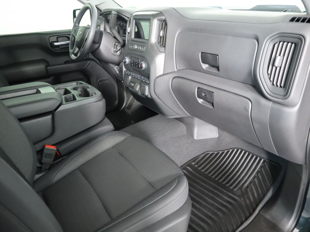 Thumbnail: 2025 Chevrolet Silverado 1500 - 17
