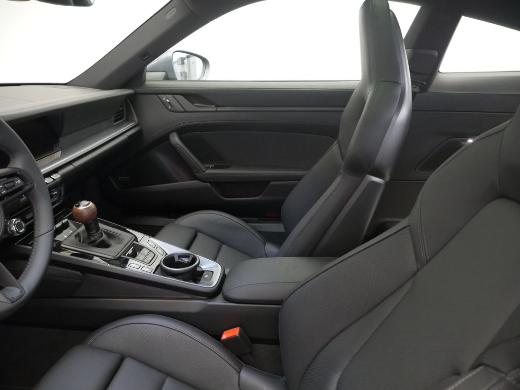 Thumbnail: 2026 Porsche 911 - 5