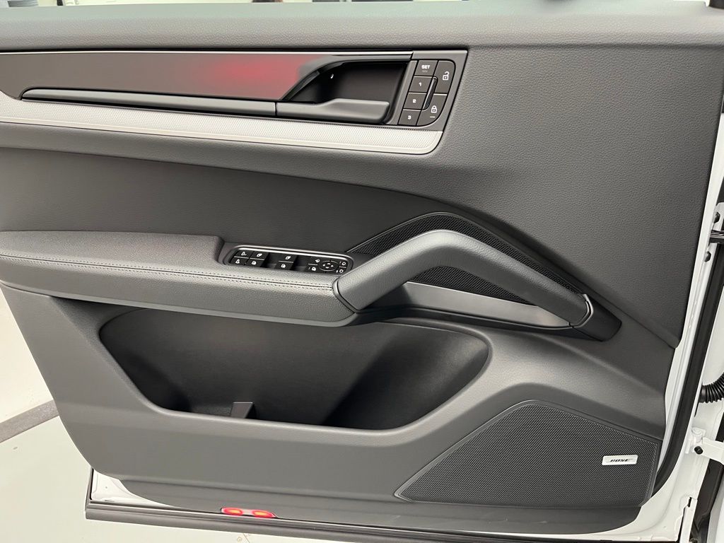 Thumbnail: 2025 Porsche Cayenne - 20