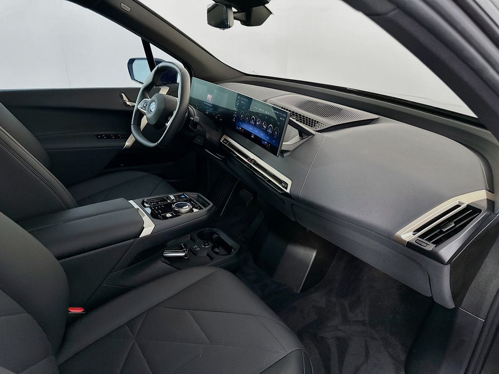 Thumbnail: 2023 BMW iX - 30