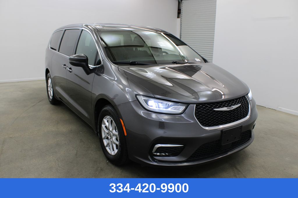 used 2023 Chrysler Pacifica car, priced at $17,499