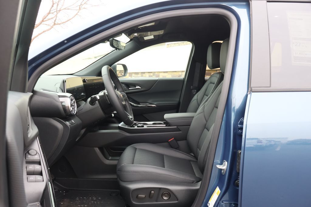 Thumbnail: 2026 Chevrolet Equinox - 14