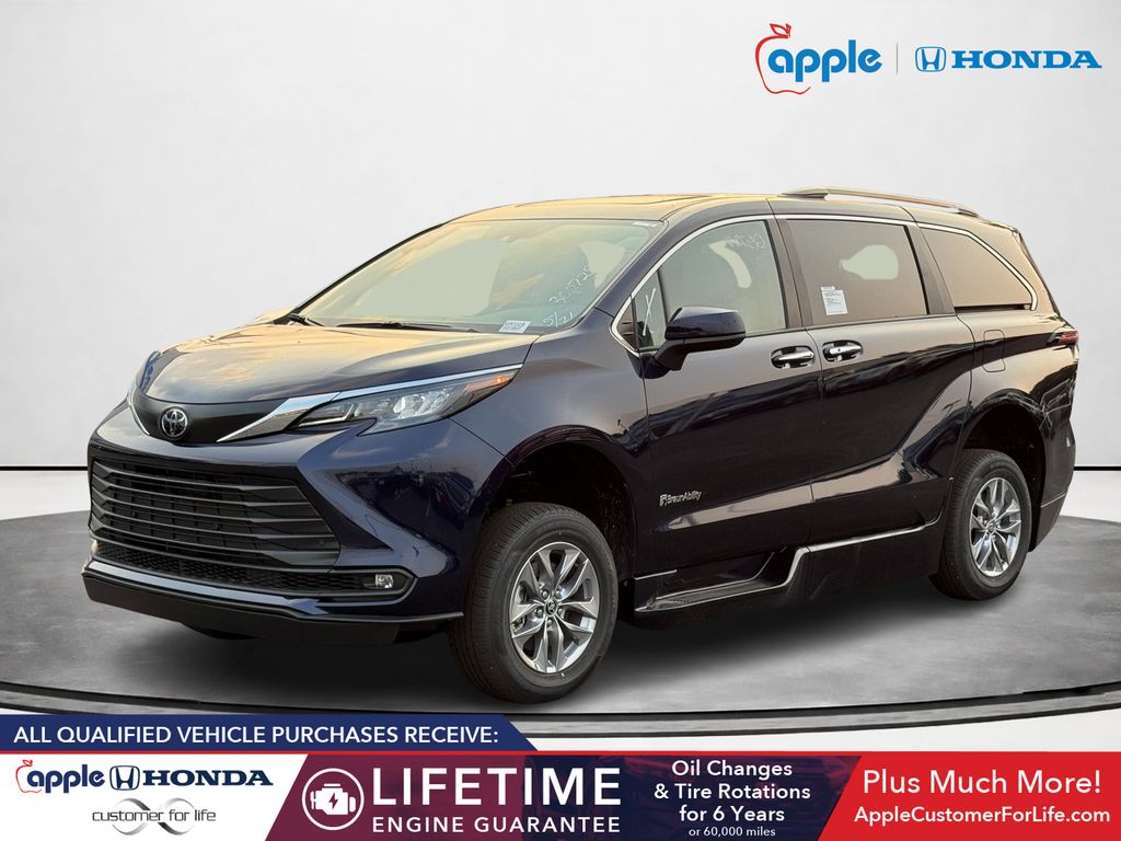 2026 Toyota Sienna XLE