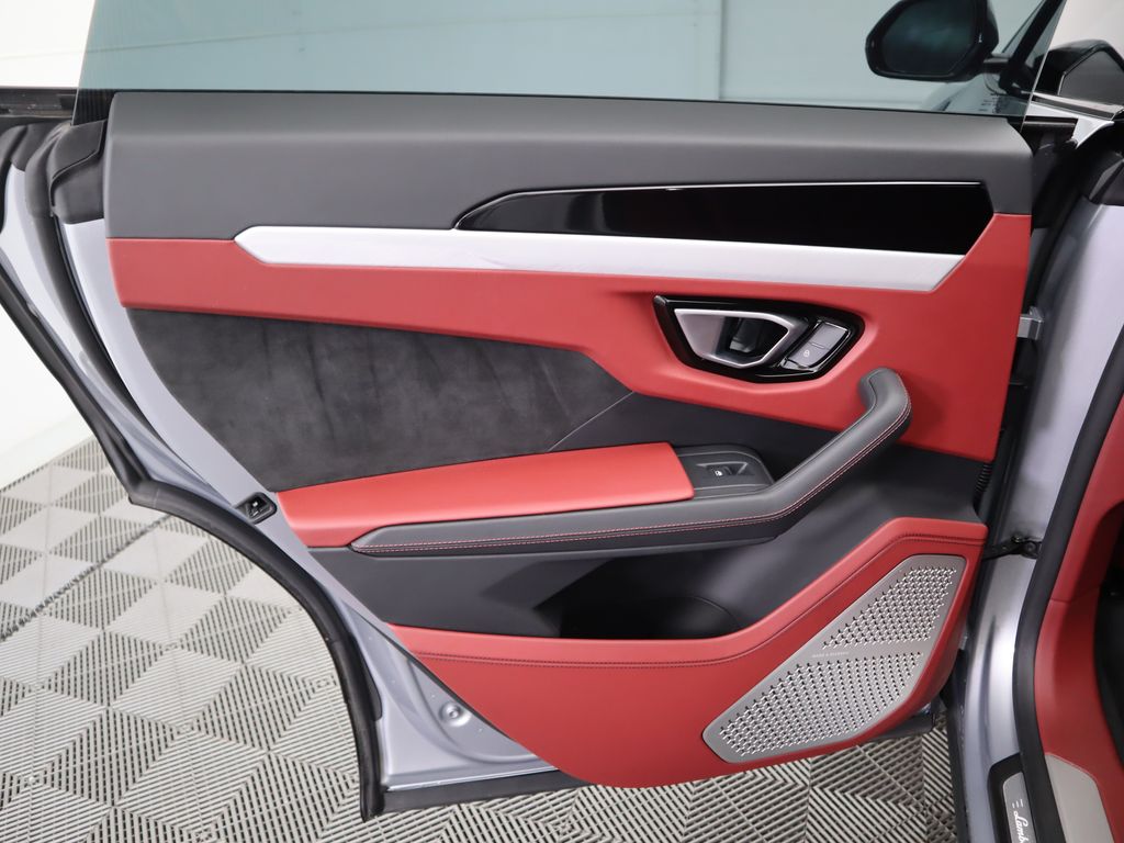 Thumbnail: 2022 Lamborghini Urus - 27