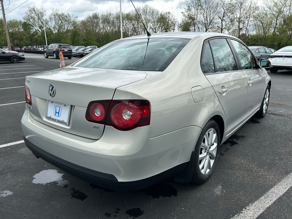 2010 Volkswagen Jetta Limited Edition 5