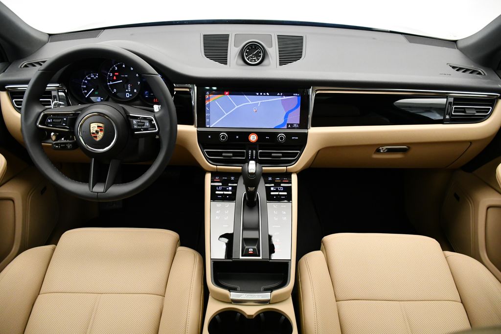 Thumbnail: 2025 Porsche Macan - 23