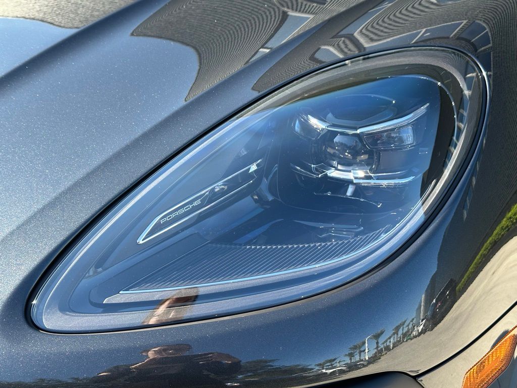 Thumbnail: 2026 Porsche Macan - 13