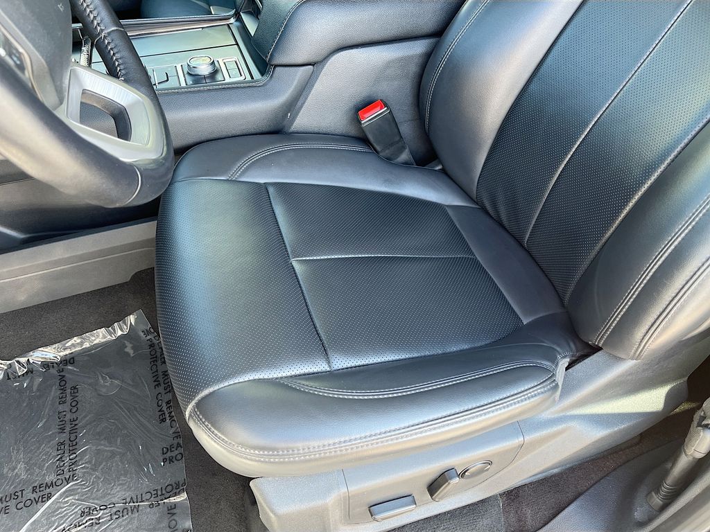 Used 2023 White Ford XLT image 19