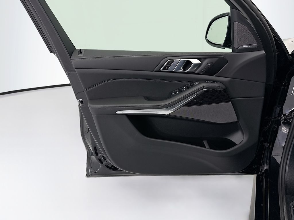 Thumbnail: 2026 BMW X5 - 23