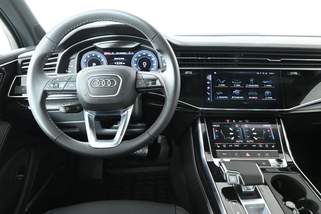 2025 Audi Q7  4