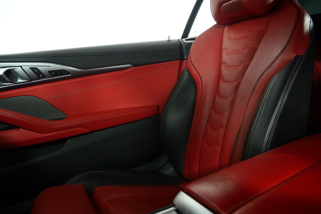 2022 BMW 8 Series M850i xDrive 30