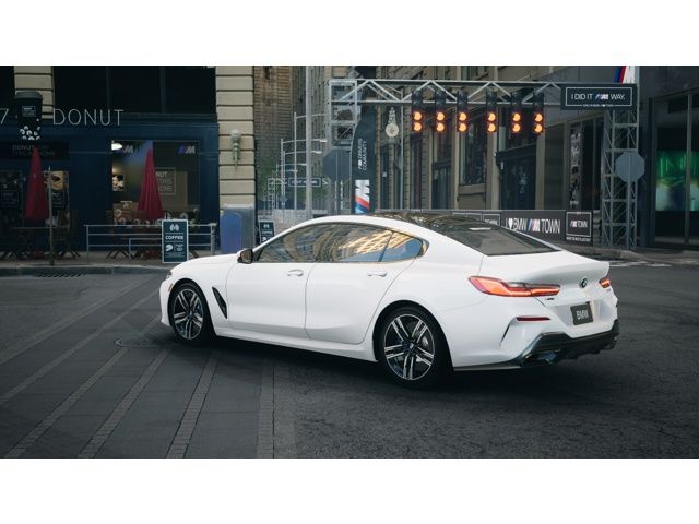 Thumbnail: 2026 BMW 8 Series - 2