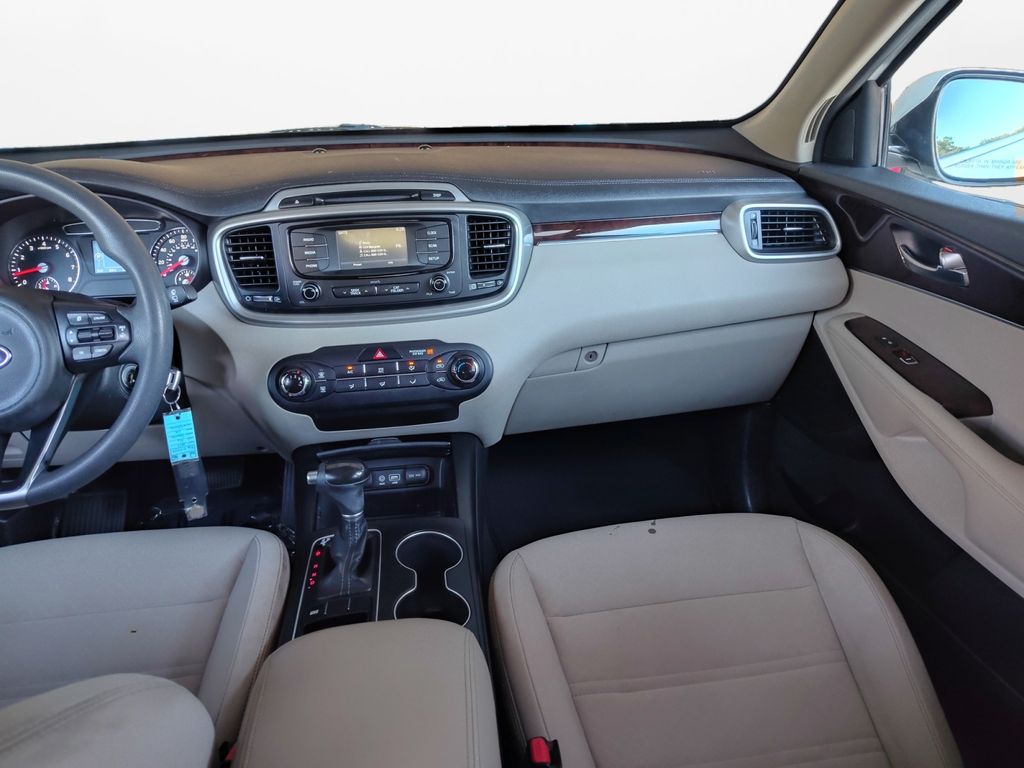Used Car 2017 Kia Sorento  Lx For Sale Under $10,000 In Austin, Texas