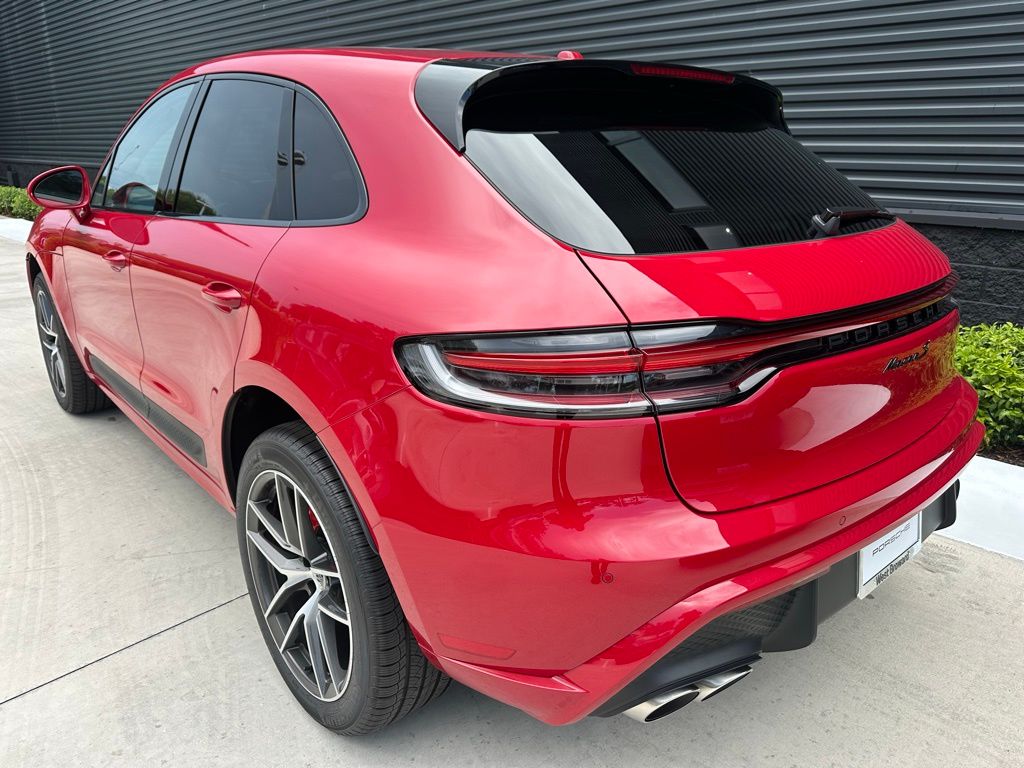 Thumbnail: 2025 Porsche Macan - 3