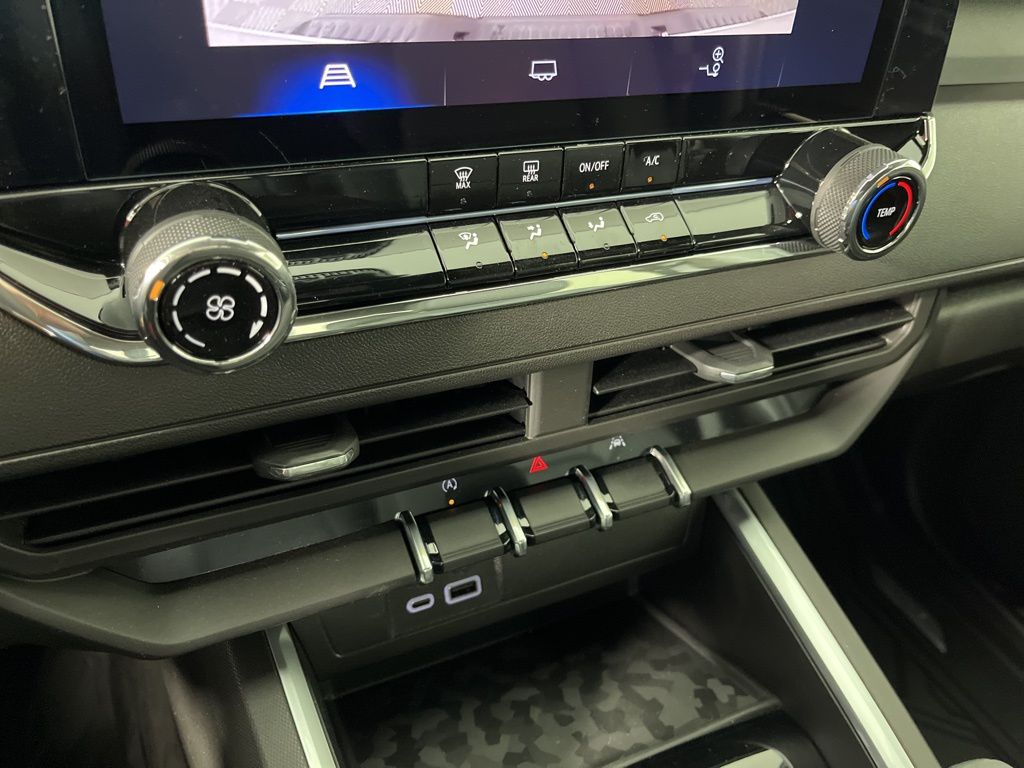 Thumbnail: 2026 Chevrolet Colorado - 30