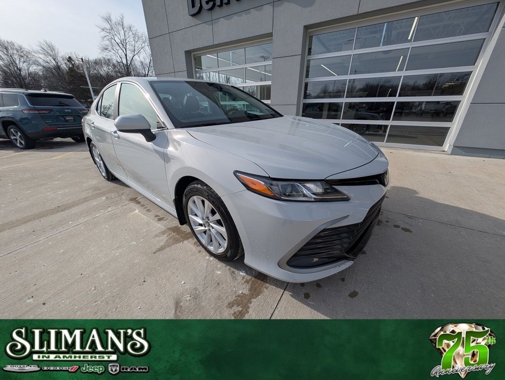 2022 Toyota Camry LE FWD