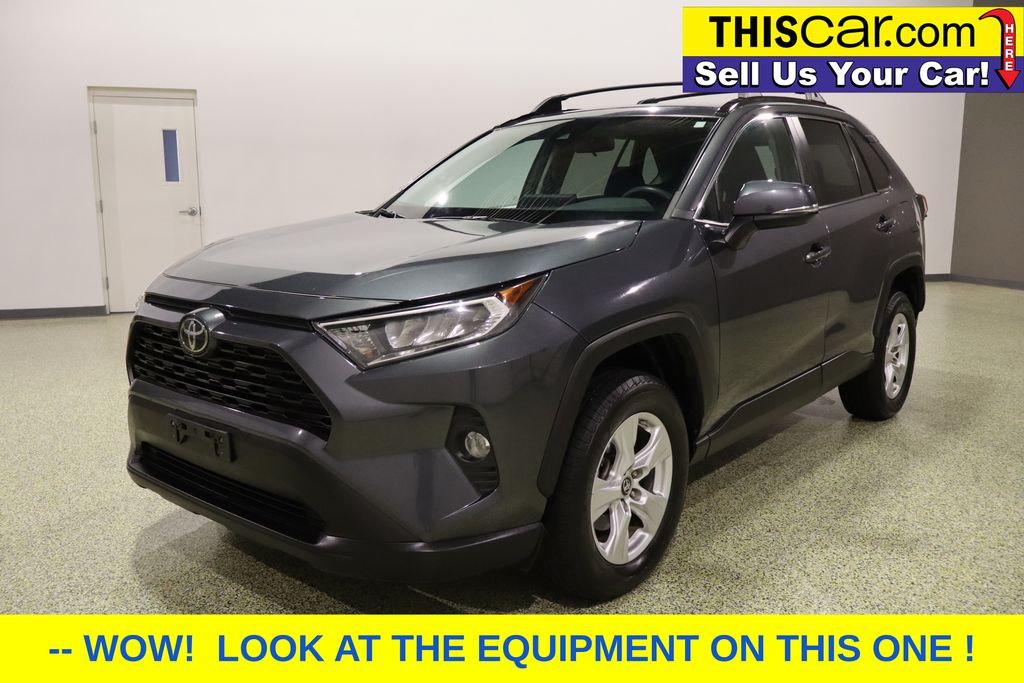 2019 Toyota RAV4 XLE photo 3