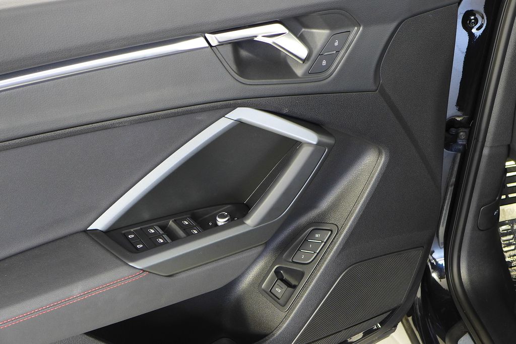 Thumbnail: 2025 Audi Q3 - 12