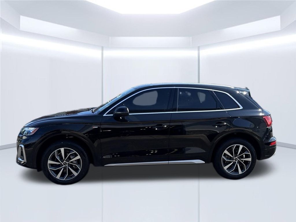Thumbnail: 2023 Audi Q5 - 2